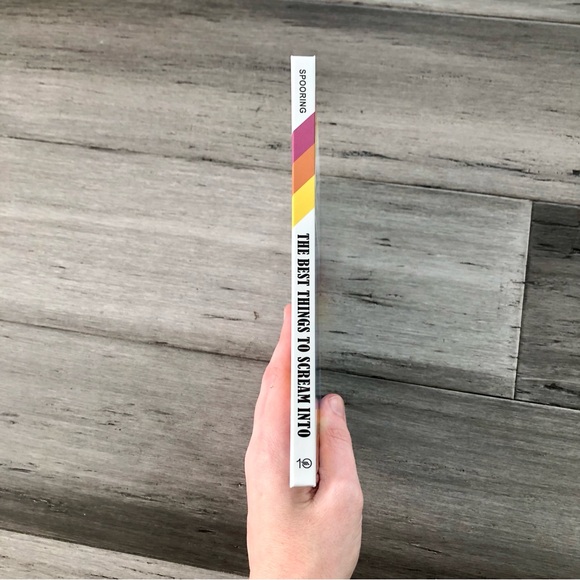 💸 5/20 ‘The Best Things to Scream Into' by Orson Spooring Hardback Comedy Book - Picture 2 of 8